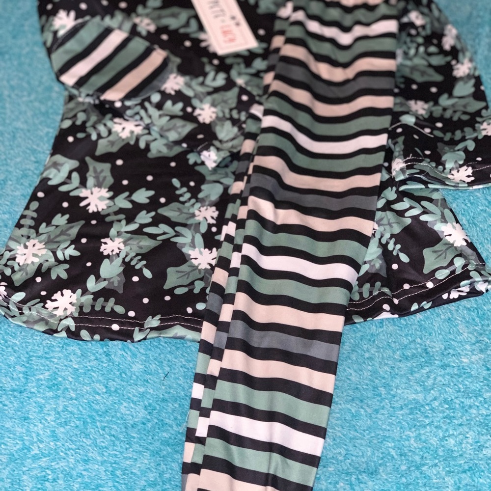 Matching Winter Family Collection - Picture 3 of 4